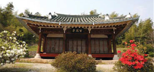 1555년 생가 마을 대맥동에 새로 집을 지으면서 낙성한 백화정